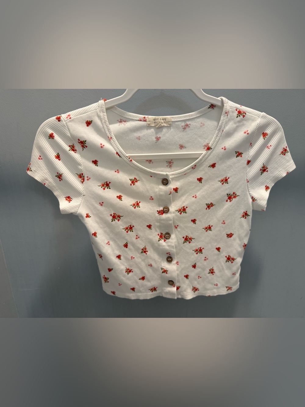 Heart Hips White Ribbed Crop Top with Red Floral Print and Buttons